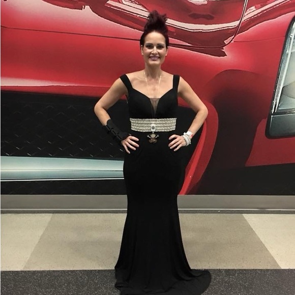 Black Ball Gown-Final markdown but best offer wins!! - Picture 6 of 10